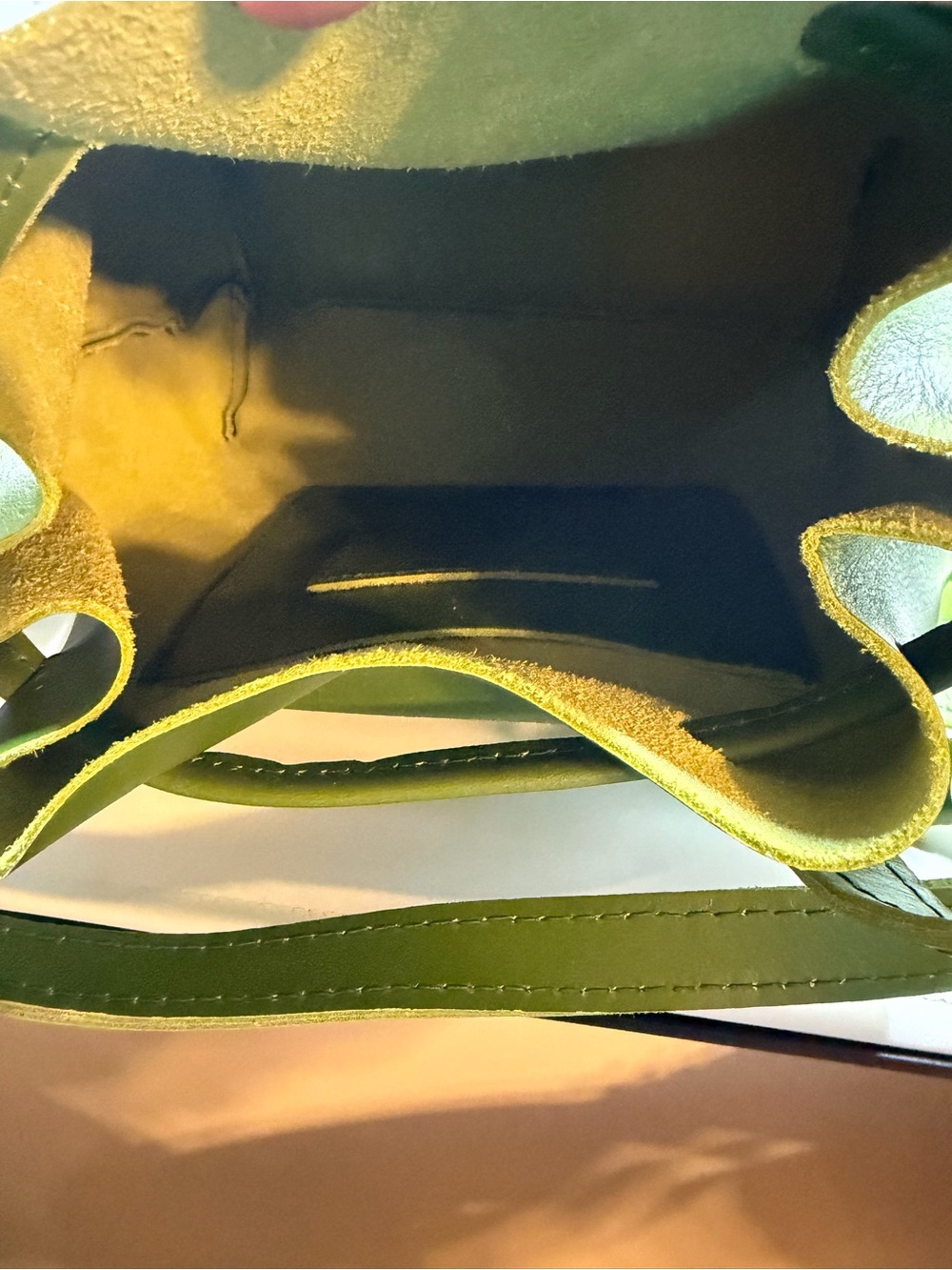 Portland Leather Large Green Apple Bucket Bag - Picture 4 of 7